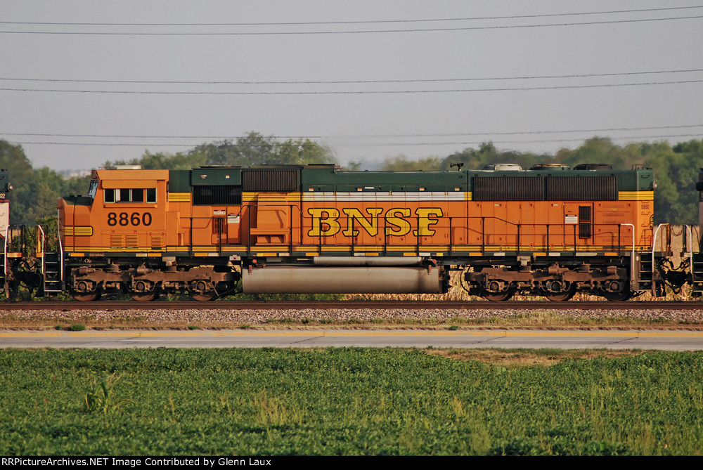 BNSF 8860